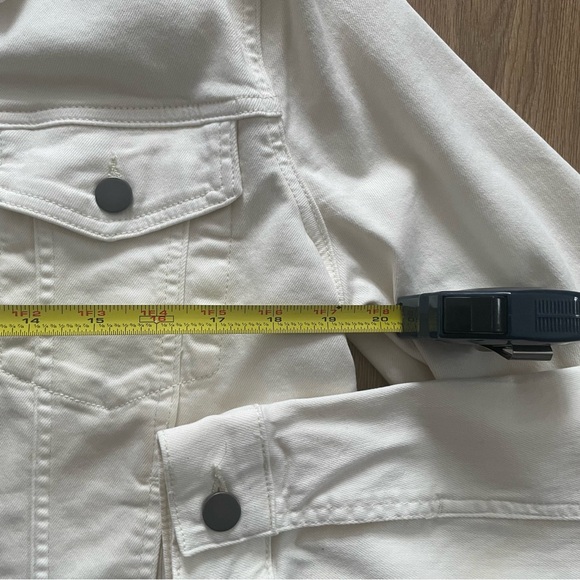 Kut from the Kloth Women’s Cream Denim Jacket size large - Picture 4 of 5